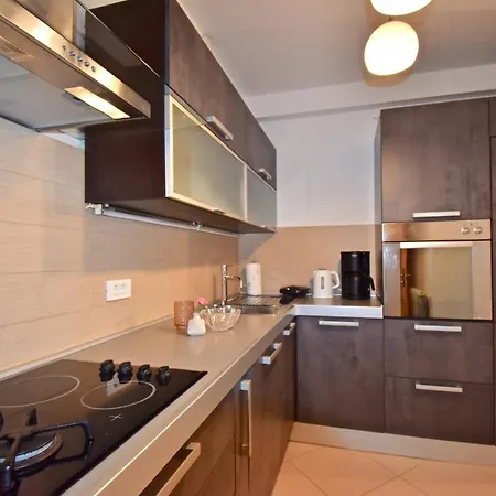 Relaxing Apartment 300 M From The Beach شقة