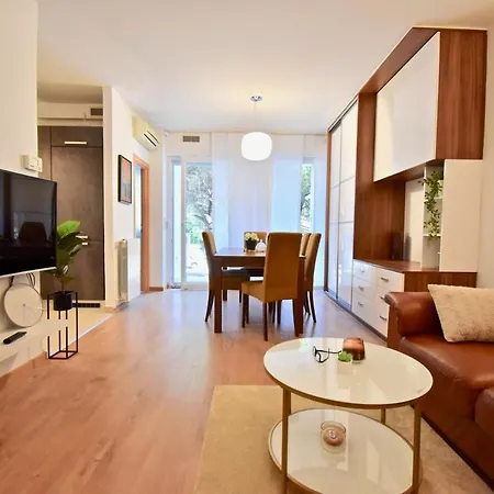 Relaxing Apartment 300 M From The Beach شقة *
