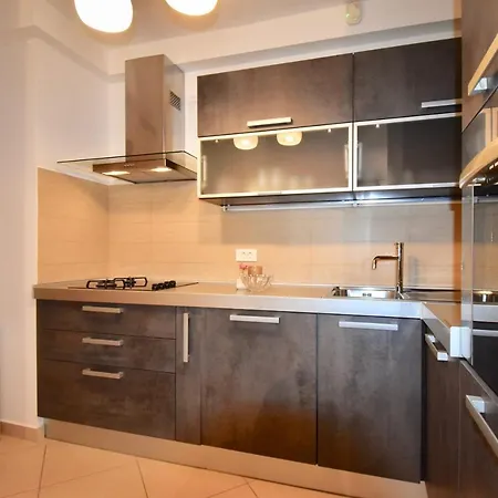 Relaxing Apartment 300 M From The Beach * بولا