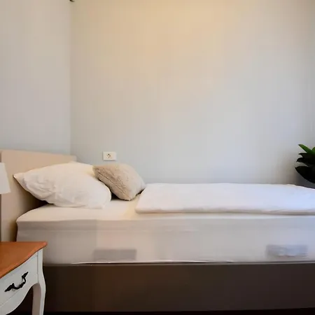 شقة Relaxing Apartment 300 M From The Beach