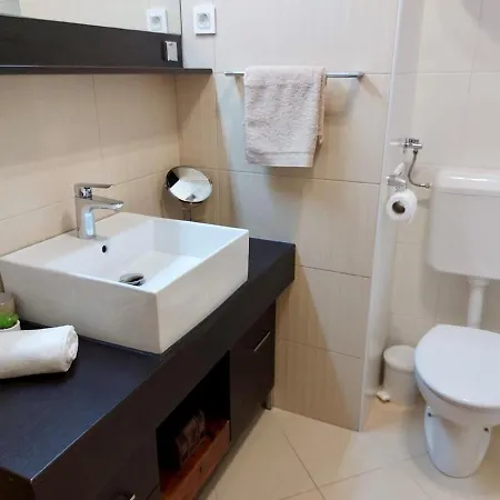 Relaxing Apartment 300 M From The Beach * بولا