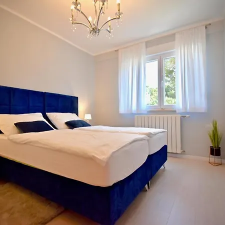Relaxing Apartment 300 M From The Beach شقة