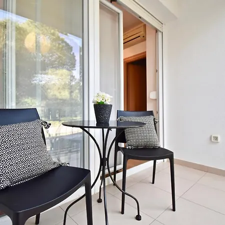 شقة Relaxing Apartment 300 M From The Beach بولا