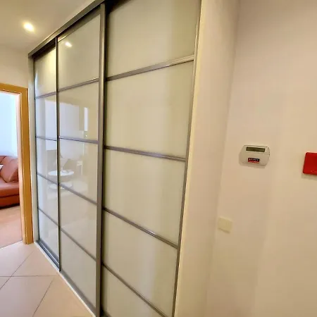 Relaxing Apartment 300 M From The Beach شقة بولا
